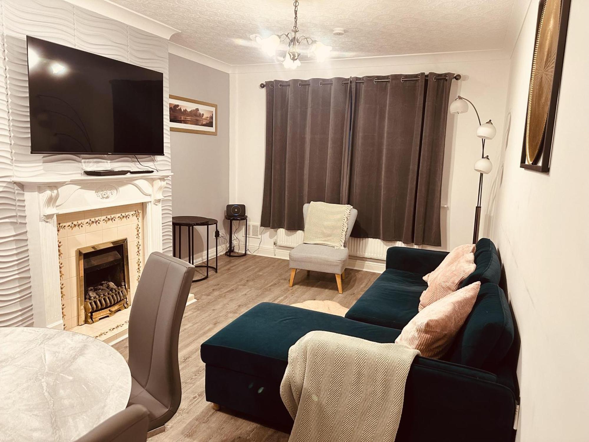 Come & Unwind In Charming 5 Bed House In Blackburn Blackburn  Exteriör bild