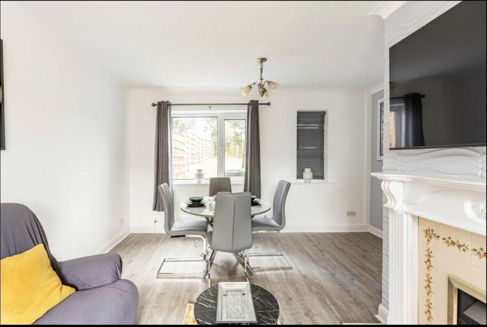 Come & Unwind In Charming 5 Bed House In Blackburn Blackburn  Exteriör bild