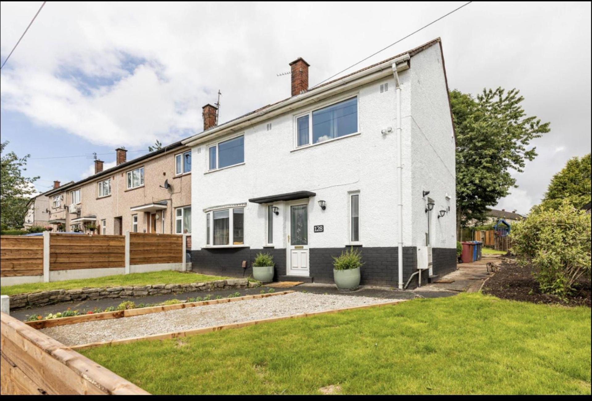 Come & Unwind In Charming 5 Bed House In Blackburn Blackburn  Exteriör bild